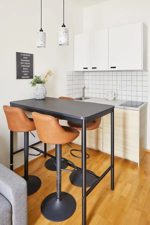 Cozy Studio In New Town By Prague Days Apartment